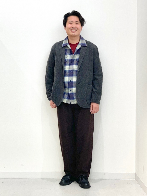 ニットジャケット、ウールカシミヤチェスターコートのコーディネート