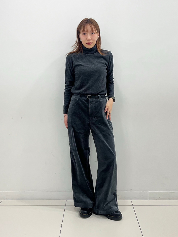 An outfit using HEATTECH Fleece T-Shirt | Turtleneck and Brushed