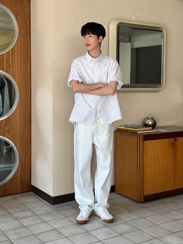 fdw0629supreme クルーネック　ビッグロゴ　XL Official Styling | UNIQLO CA