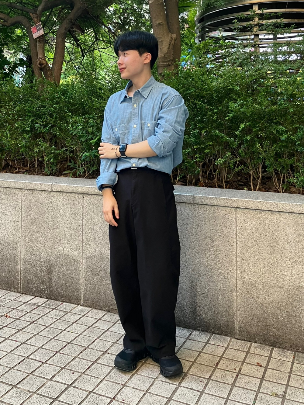 Check styling ideas for「Wide Fit Chino Pants」| UNIQLO SG