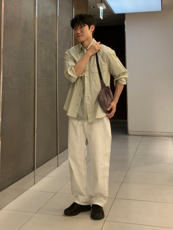 흰색 청바지 스타일링 예시