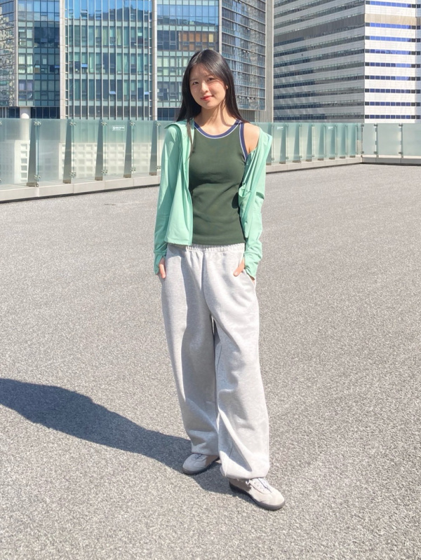 An outfit using Sweat Wide Pants and AIRism UV Protection Full-Zip