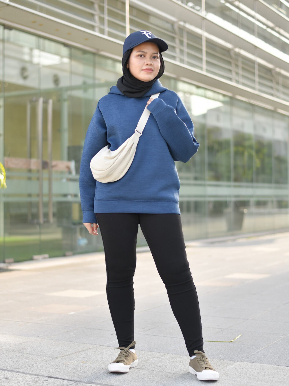 Check styling ideas for「Ultra Stretch Dry Sweat Pullover Hoodie、AIRism UV  Protection Soft Leggings (Print)」