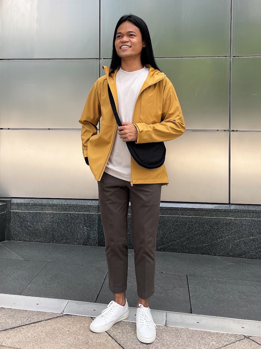 Uniqlo shop yellow parka