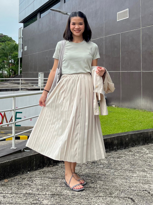 Long pleated skirt clearance uniqlo