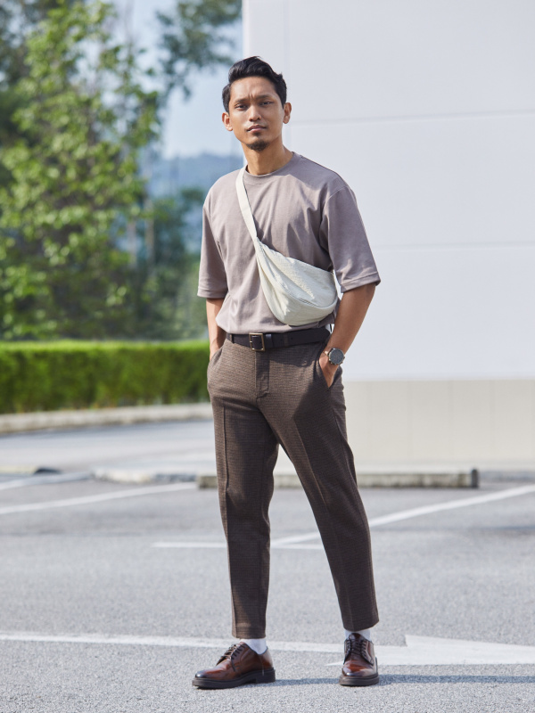 UNIQLO Men Smart Ankle Pants, Men's Fashion, Bottoms, Trousers on