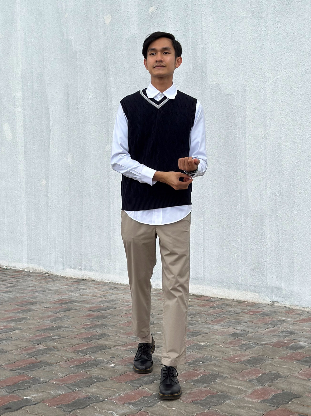 Check styling ideas for Fine Cloth Stretch Long Sleeve Shirt Cable V Neck Knitted Vest UNIQLO PH