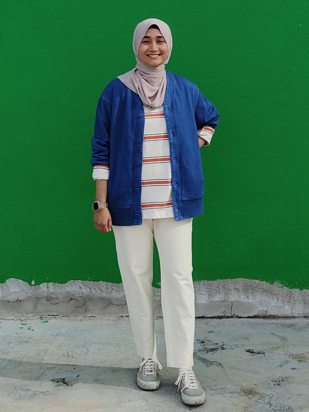 check-styling-ideas-for-striped-long-sleeve-t-shirt-uv-protection-cap