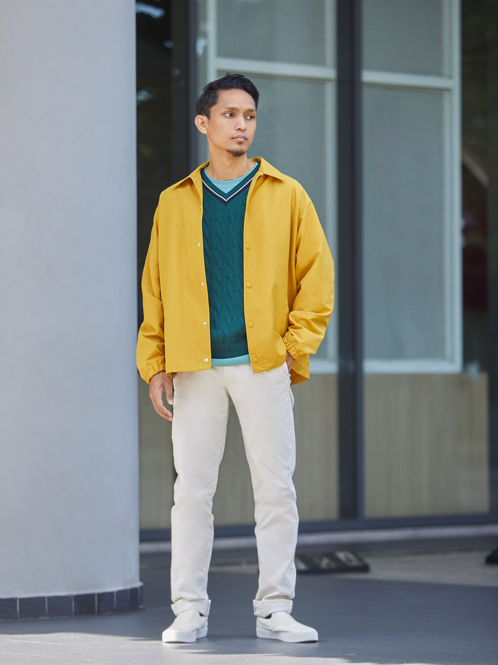 Check styling ideas for「SLIM FIT CHINO PANTS」