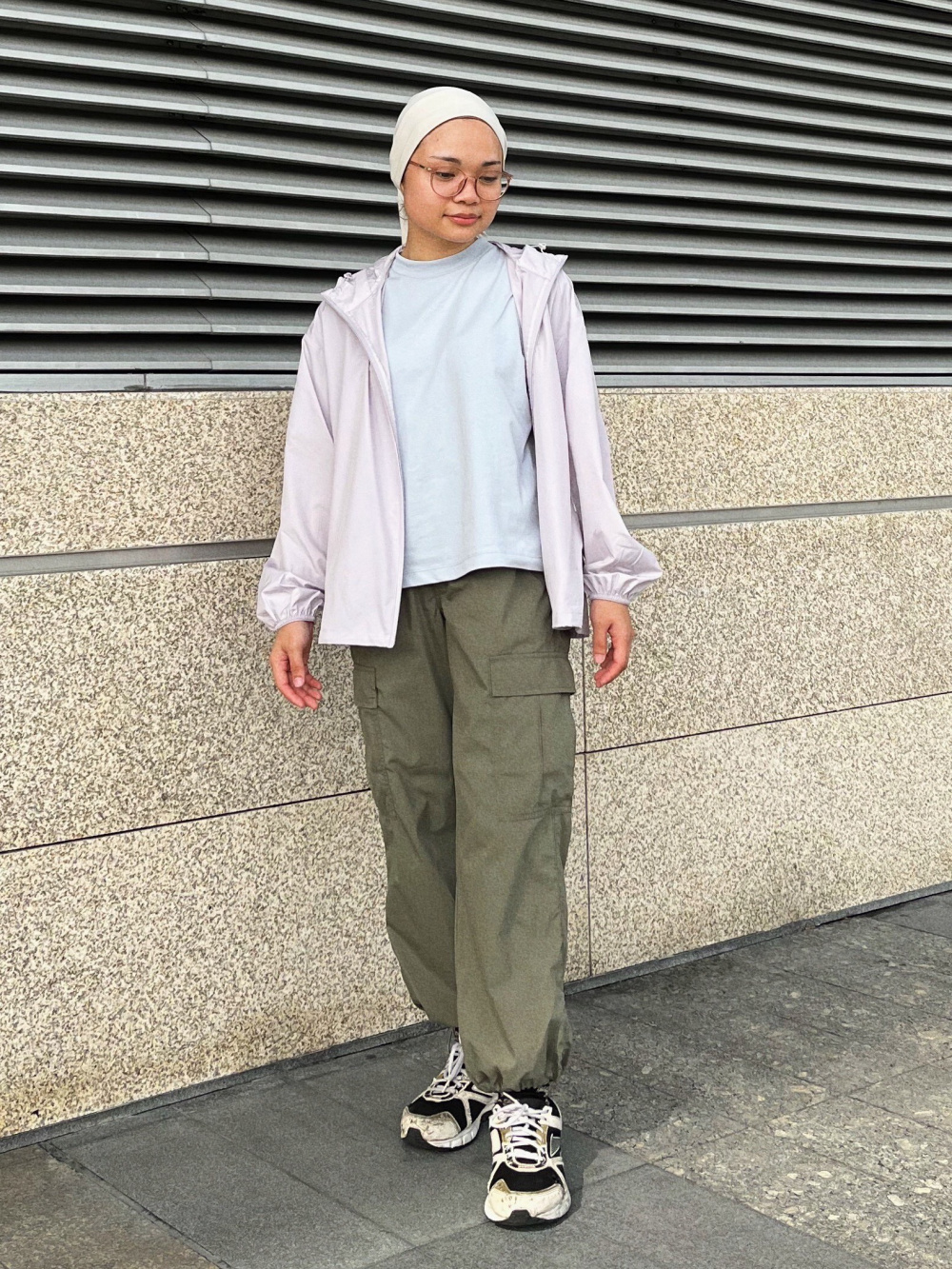 Check styling ideas for「Easy Cargo Pants」| UNIQLO PH