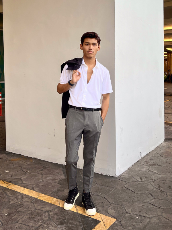 UNIQLO Smart Ankle Pants 