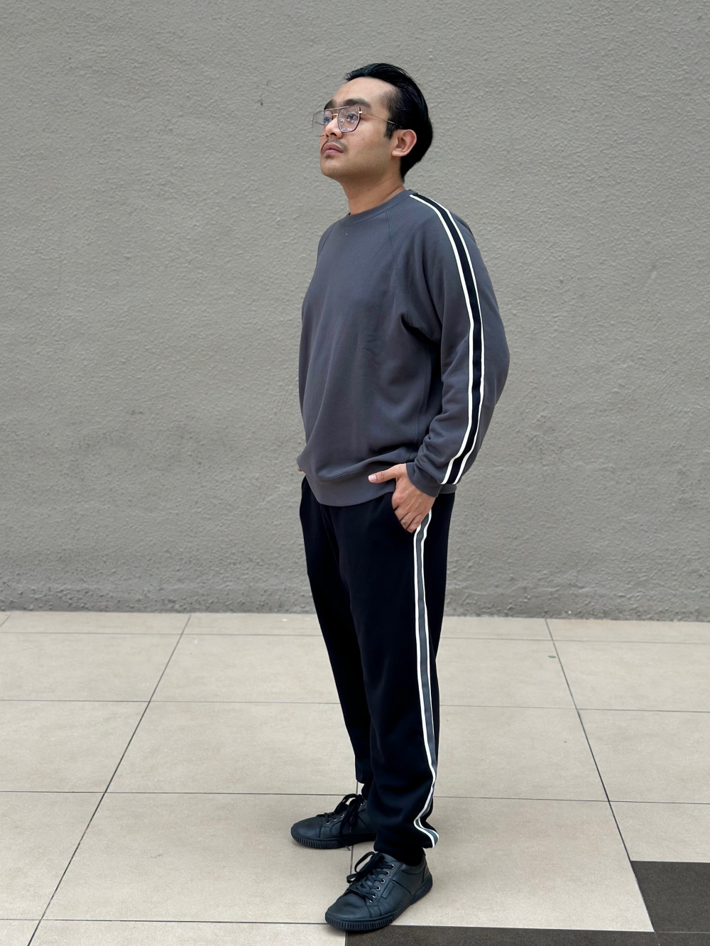 Check styling ideas for「Sweat Pants (Side Line)、Sweat Long Sleeve Shirt  (Side Lined)」