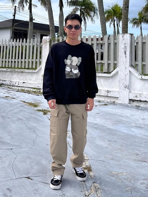 Check styling ideas for「KAWS Long Sleeve Sweatshirt、Washed Jersey Jogger  Pants」