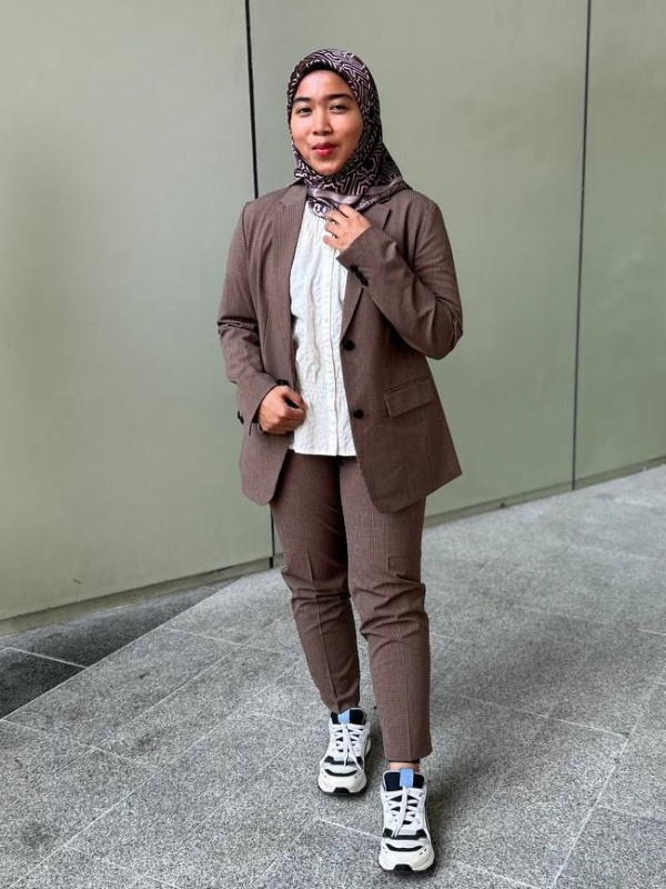 Manila Shopper: UNIQLO Launches Its Latest Smart Ankle Pants Collection:  Essentials Designed for Style and Made for Comfort