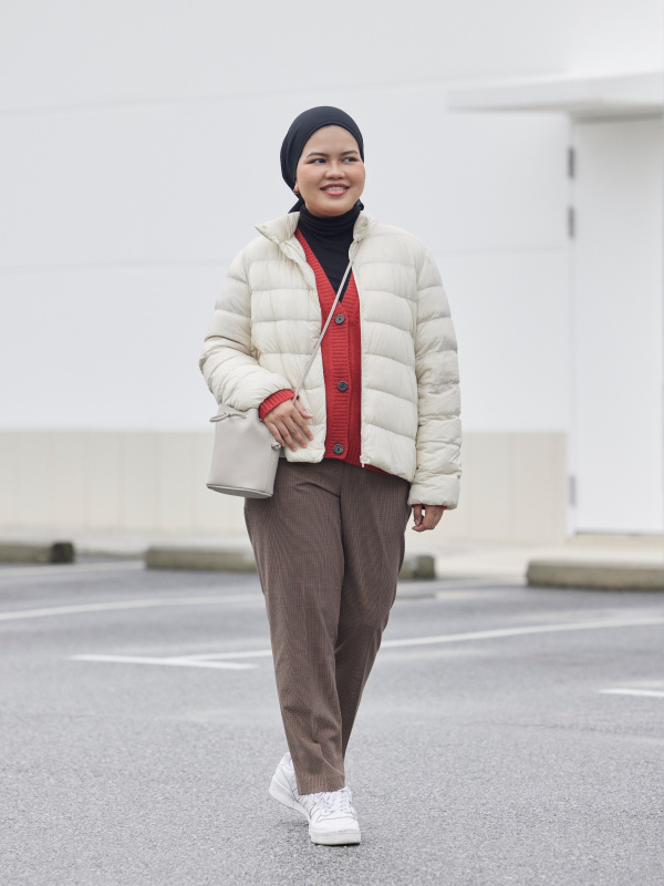 Uniqlo red hotsell puffer jacket