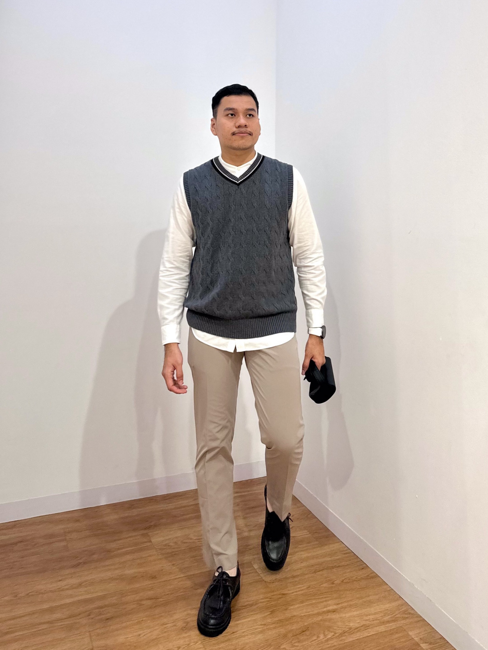 Check styling ideas for「Cable V Neck Knitted Vest、Smart Ankle Pants  (Cotton)」