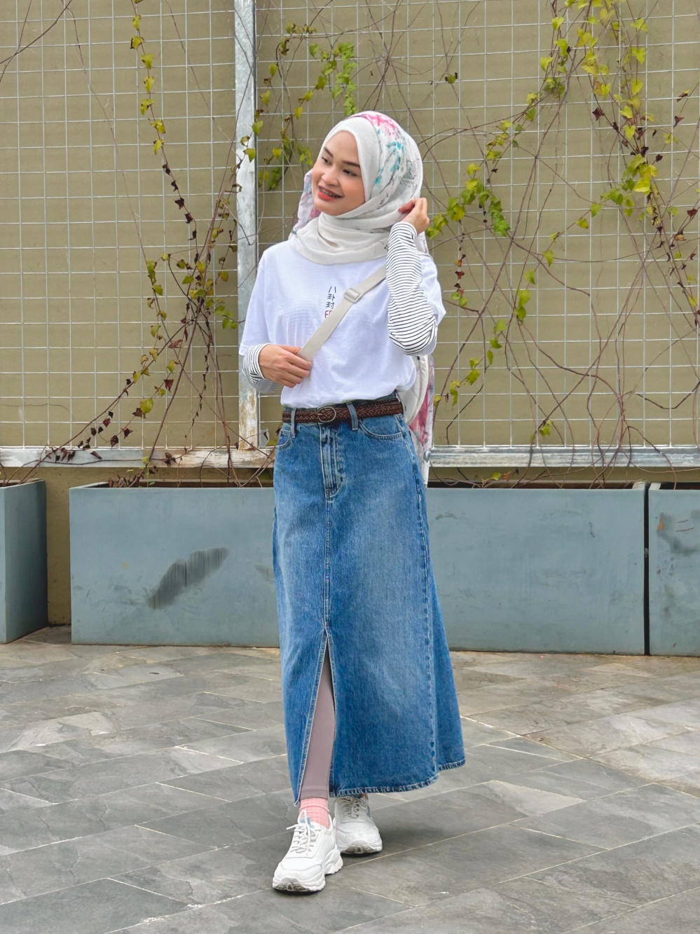 Check styling ideas for「Extra Stretch AIRism Leggings、Denim Long Skirt」