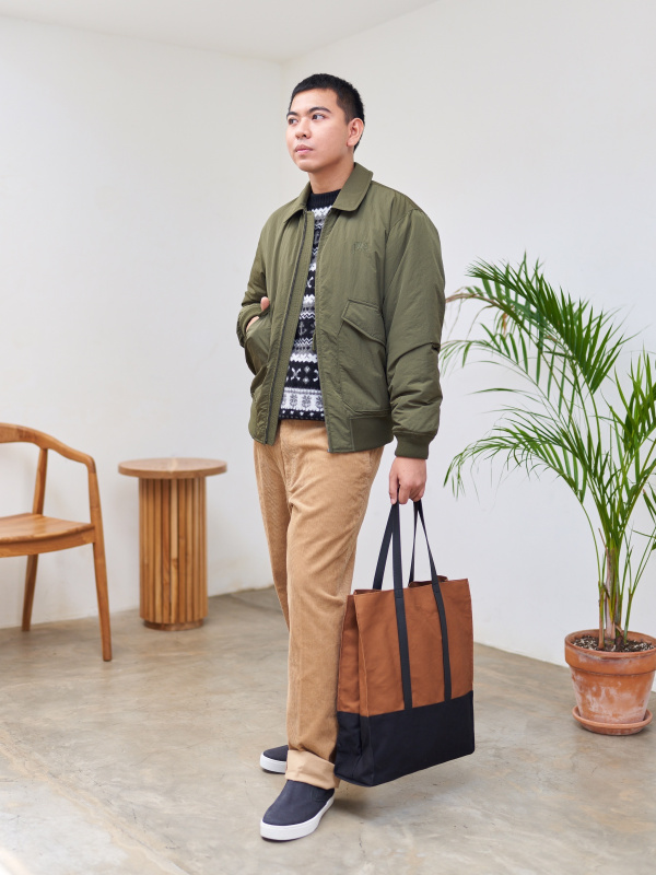 Jw anderson shop uniqlo tote