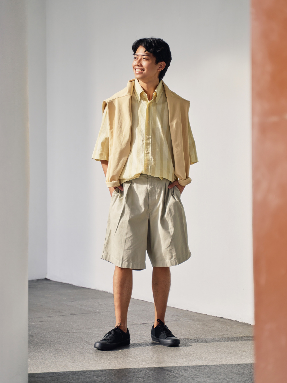 Check styling ideas for「U Oversized Short Sleeve Shirt、U Wide Fit Pleated  Chino Shorts」