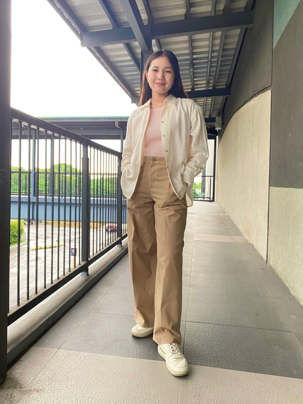 An outfit using Wide Chino Pants｜UNIQLO PH
