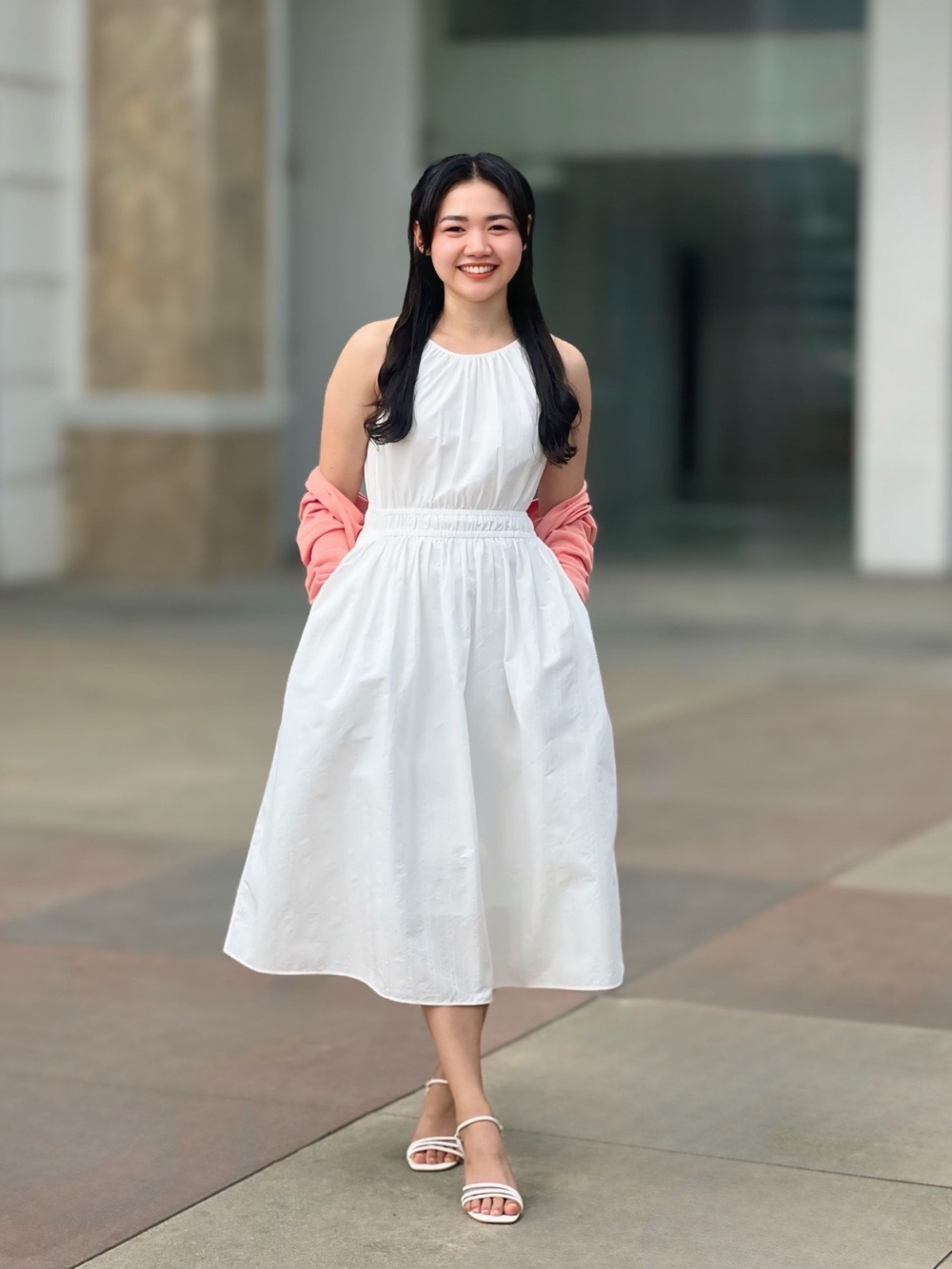 Check styling ideas forHalter Neck Sleeveless Dress| UNIQLO PH