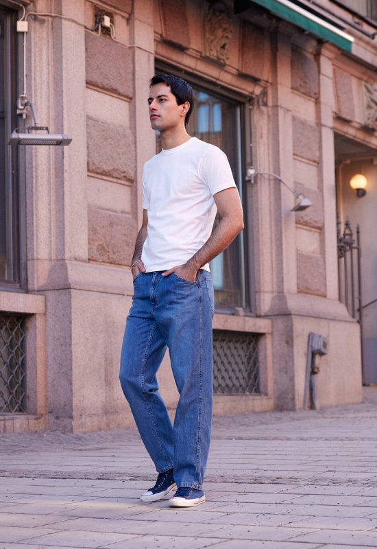 Check styling ideas for「WIDE FIT JEANS」