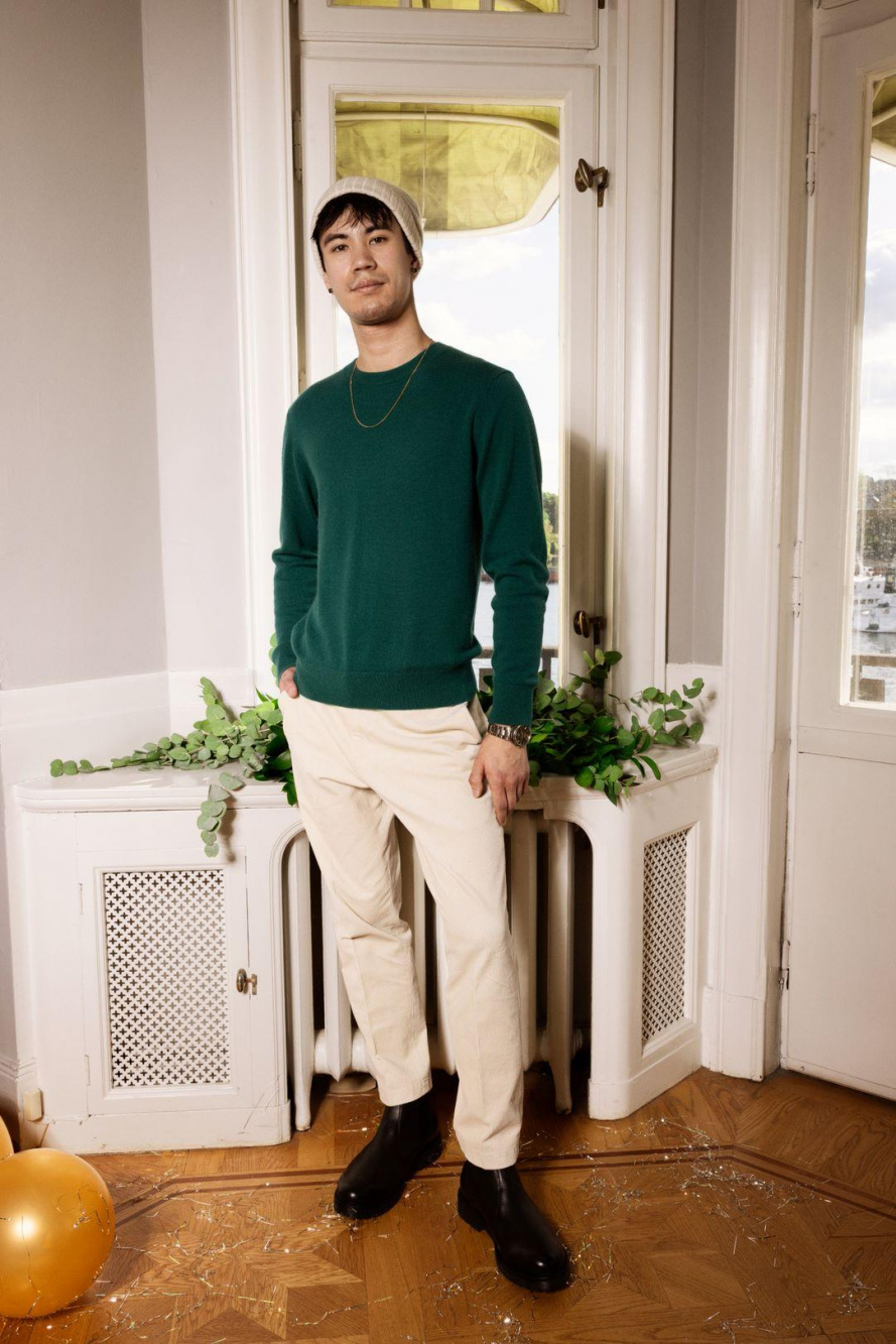 Men's style green outlet sweater