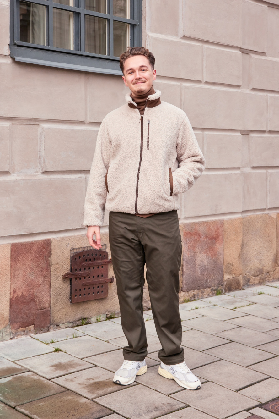 落ち着いたデザインで使いやすい！スキー旅行にもオススメ！FILA UNIQLO 落ち着いたデザインで使いやすい！スキー旅行にもオススメ！FILA