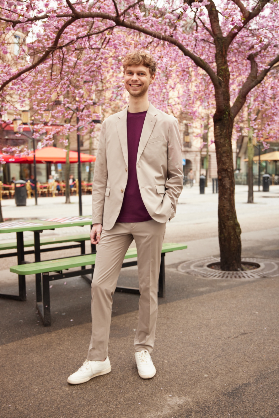 Light Pink Pant Outfit Ideas For Men