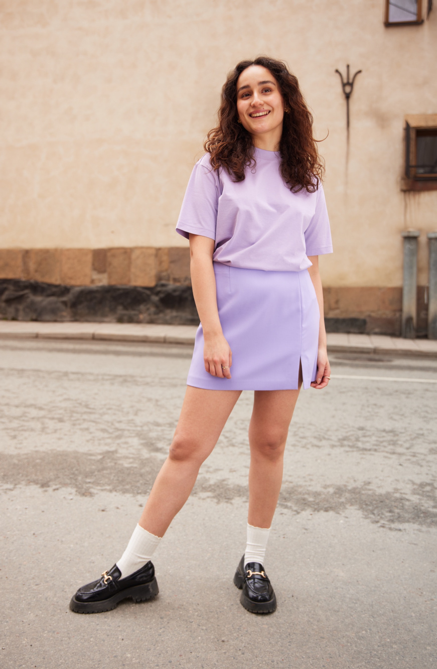 Check styling ideas for「Slit Mini Skirt」