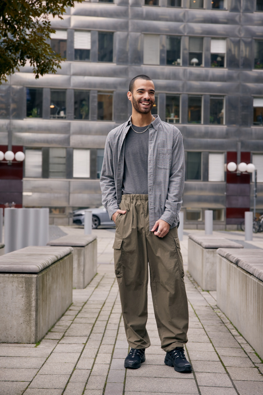 Check styling ideas for「Smart Ankle Pants (2-Way Stretch,  Corduroy)、HEATTECH Ultra Warm Crew Neck Long-Sleeve T-Shirt」