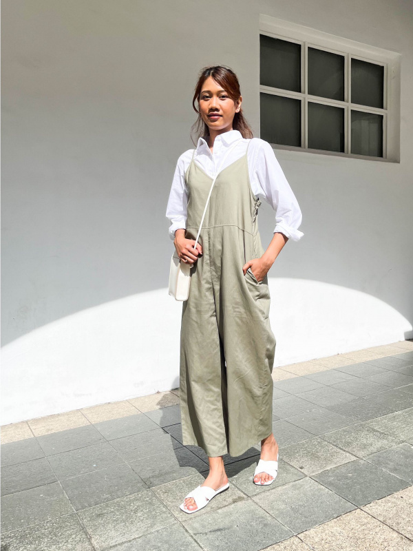 032 Uniqlo linen blend jumpsuit, small fits 27-28, good as new Mine Price  650 ❤️Comment mine or steal with your price ❤️ Include