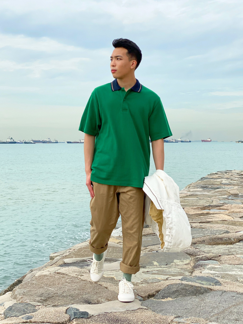 Green polo hot sale shirt outfit