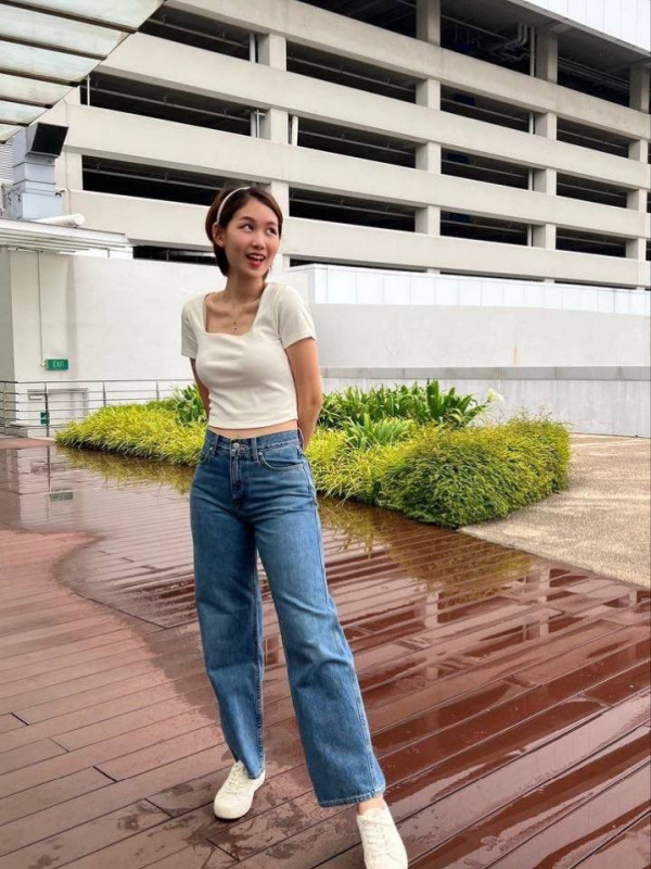 Uniqlo store baggy jeans