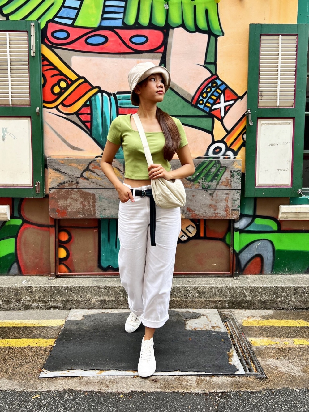 Check styling ideas for「Round Mini Shoulder Bag」