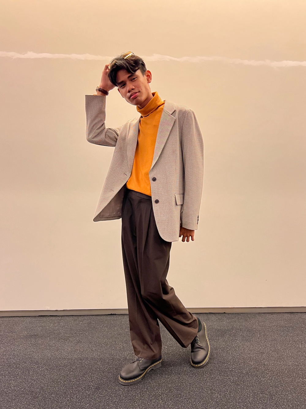 Check styling ideas for「Cable V Neck Vest、Drape Flared Pants」