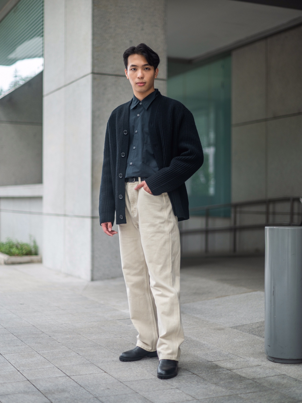 Check styling ideas for「MEN Uniqlo U Crape Wool Crew Neck Sweater