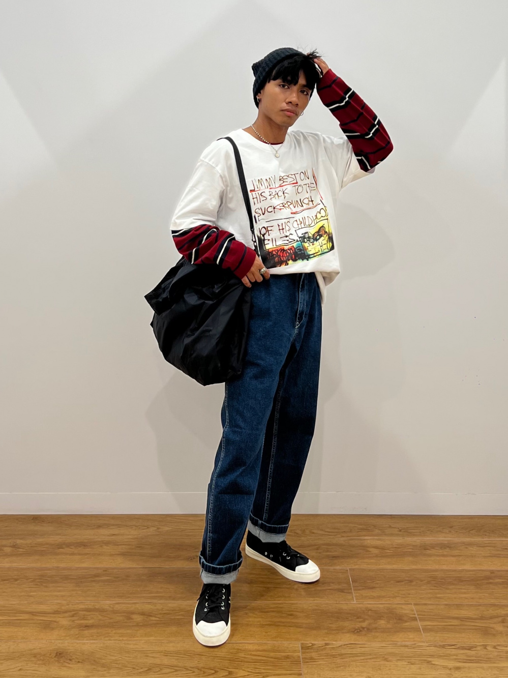 Check styling ideas for「U Regular Fit Jeans、U Drawstring Shoulder Bag」