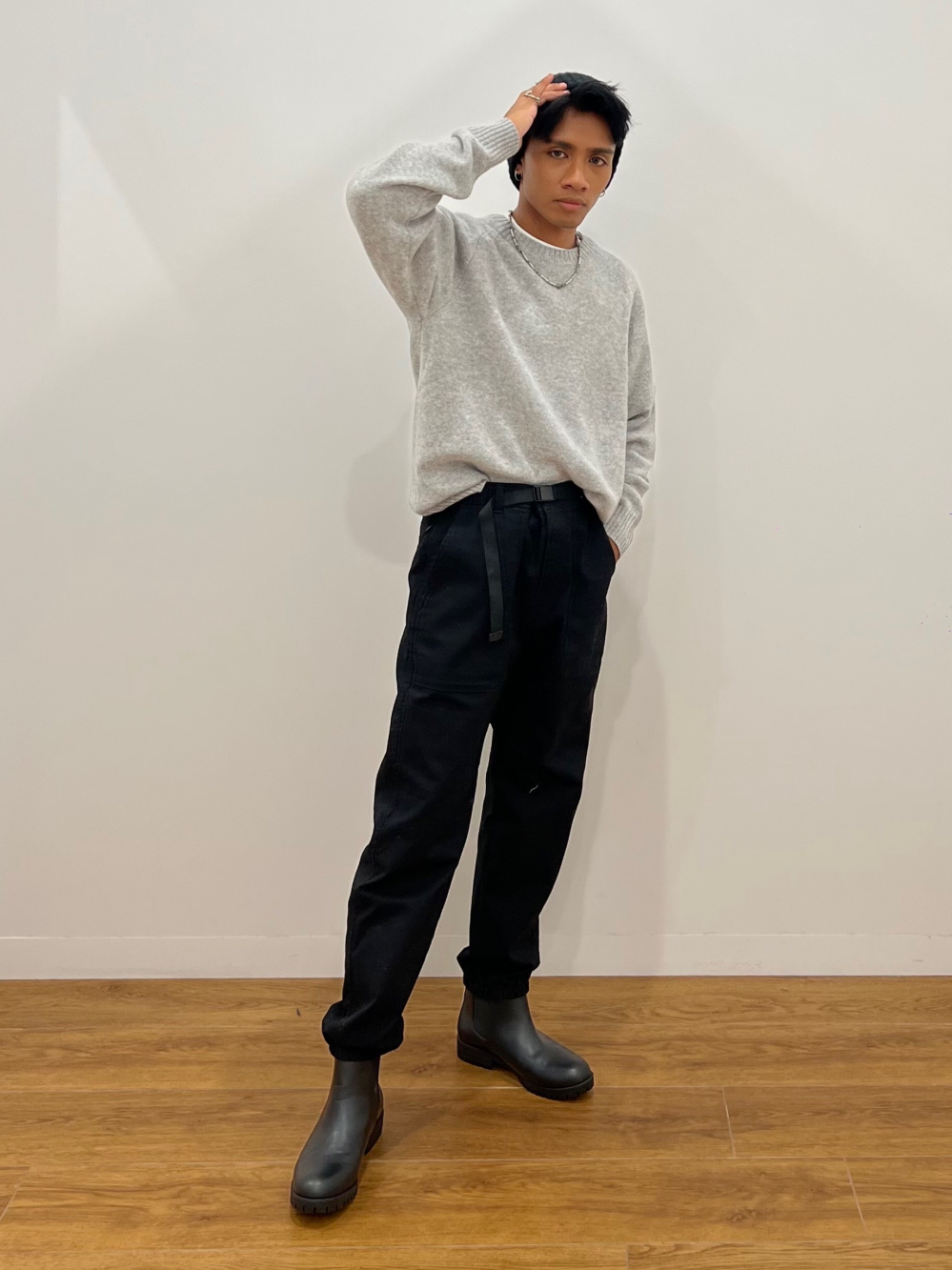 Check styling ideas for「Cable V Neck Vest、Utility Jogger Pants