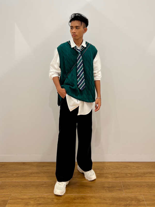 uniqlo cable v neck vest