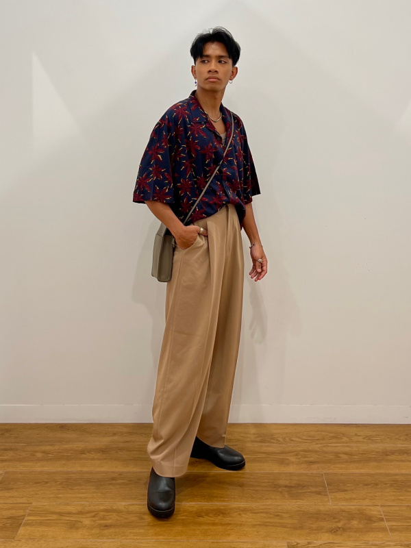 UNIQLO PLEATED WIDE PANTS