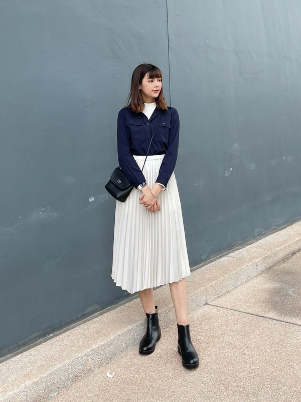 Long pleated shop skirt uniqlo