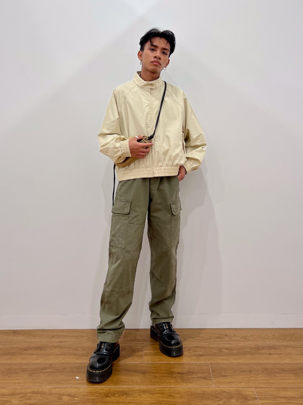 Uniqlo Singapore - MEN'S ROLL UP 3/4 CARGO PANTS Style should always be  this effortless. Mix and match your wardrobe with the wide range of items  that will be on limited offer