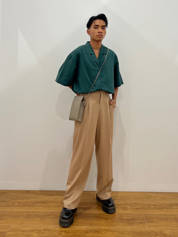 Uniqlo pleated hot sale trousers