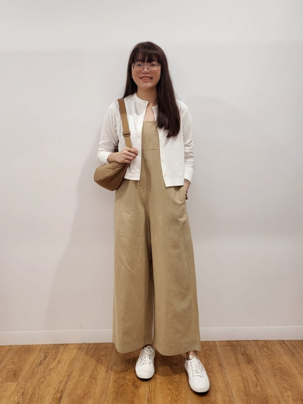 Uniqlo store linen jumpsuit