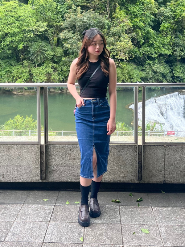 Denim hotsell skirt uniqlo