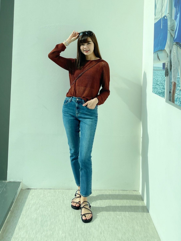 Uniqlo high rise hot sale straight jeans review