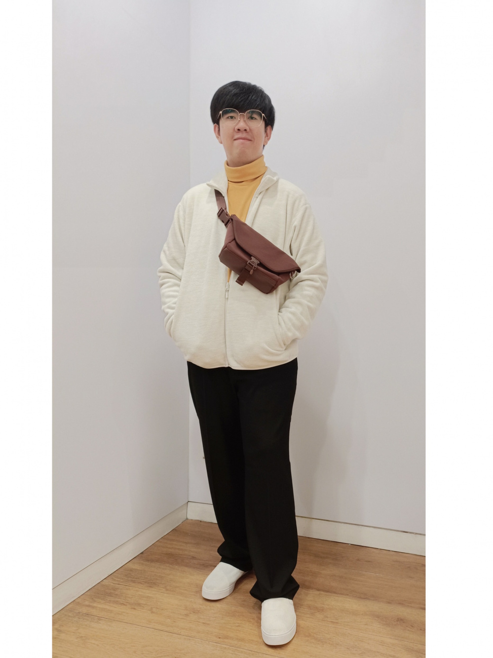 Check styling ideas for「Wide-Fit Pleated Pants、Italian Leather Oiled Belt」