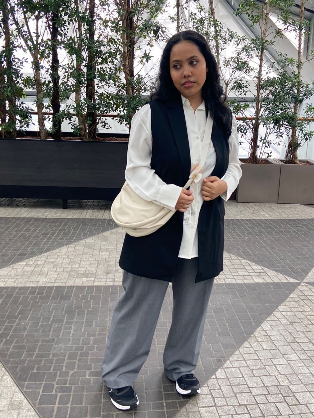 Check styling ideas for「Rayon Skipper Collar 3/4 Sleeve Blouse、Pleated Wide  Pants」