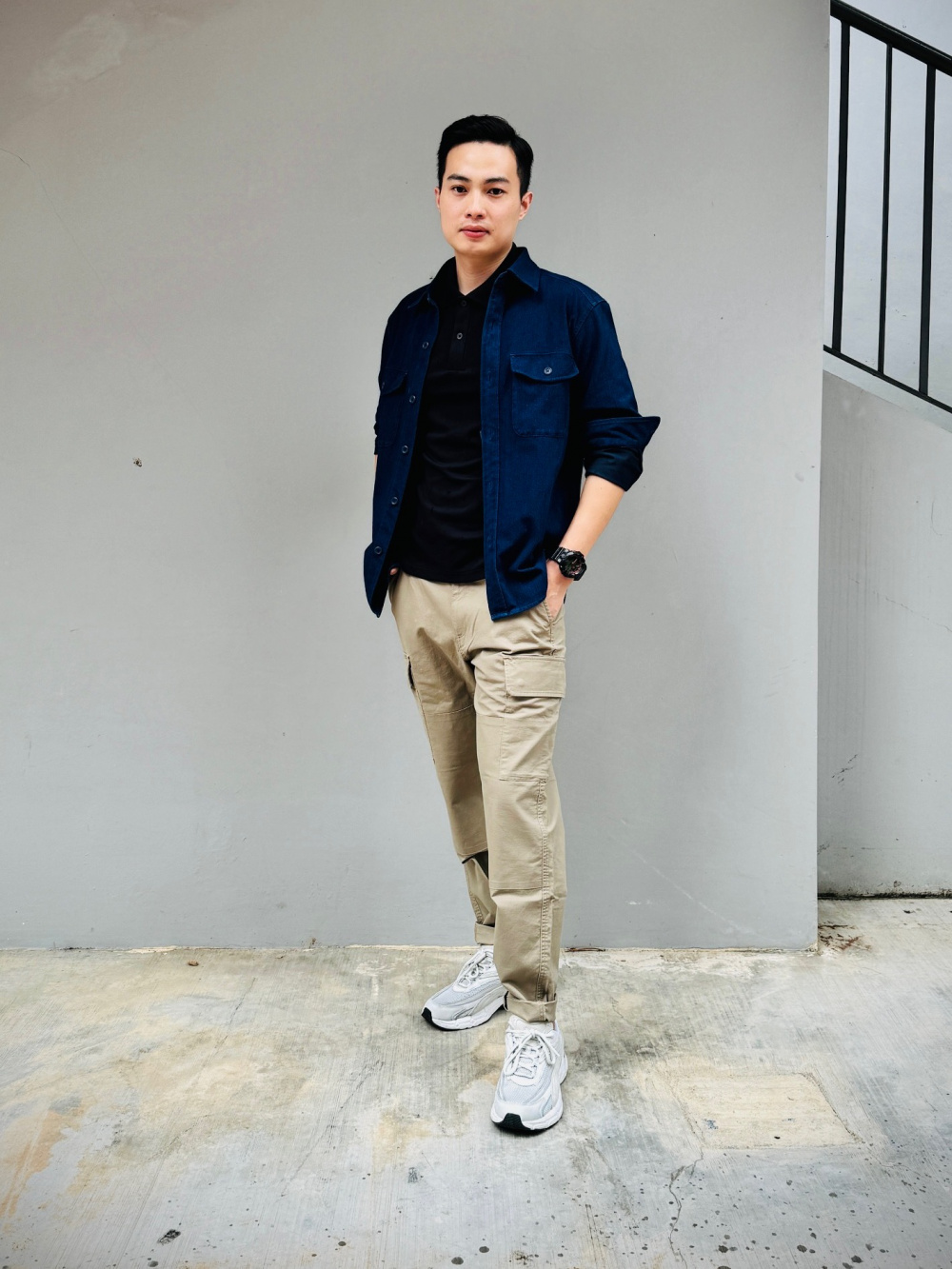 Check styling ideas for「KAWS Sweat Long Sleeve Shirt、Cargo pants」